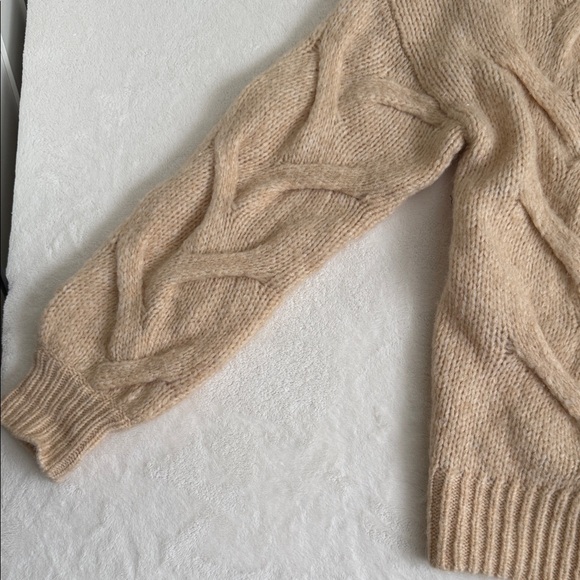 Women's Cream Cable Knit Button-Up Sweater Cardigan - Picture 4 of 9